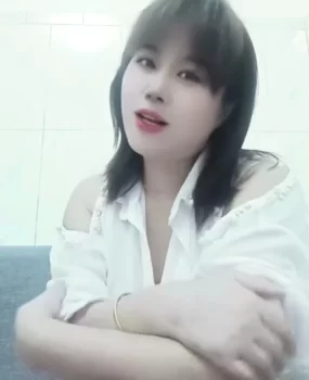 白石龙性价比川妹巨乳