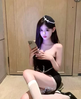 大妹子饥渴难耐