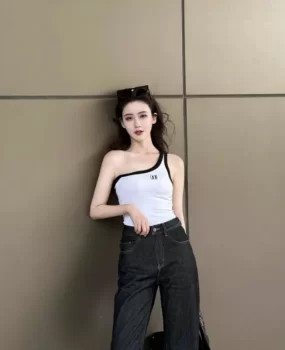 甜妹小腰得劲床上会才艺，服务态度好