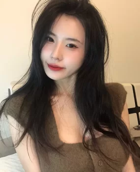 武昌区白嫩高颜值大胸软妹子