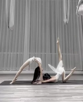 深圳极品白虎双胞胎姐妹