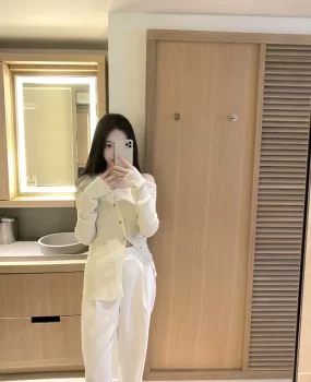 貌美独白迷人学生妹