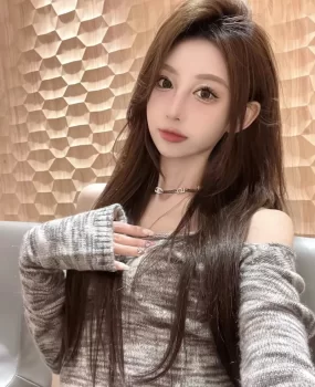 白皙大胸酒吧夜店领舞跳舞的小姐姐出