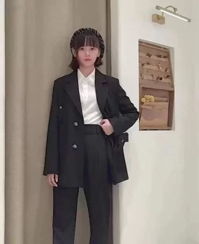 新来的嫩妹