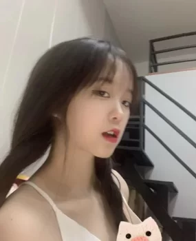 湖北省武汉市江岸区沾花惹草漂亮小姐姐