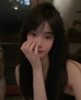 大一在校学妹