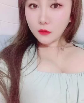 江苏姑苏喷水大奶妹