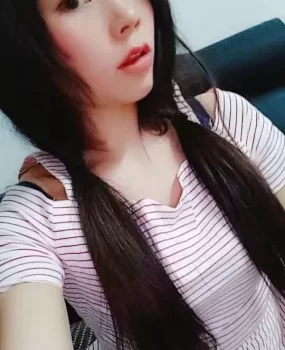 超级诱人的90后小表妹