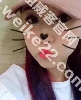 小巧可爱动人的小姐姐