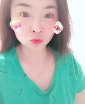 莲坂妹子，健谈，服务态度好，可以KB加PAPA