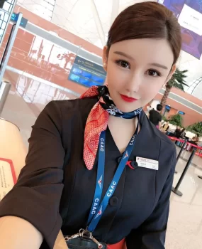 真实东航空姐 干上天！