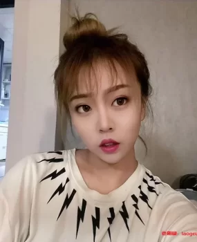 172长腿妹子，胸大臀翘，真人真照