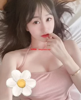 艹了个气质女神，上下粉红粉嫩多汁很配合