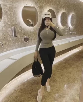 舞蹈系刚下海妹子各种姿势随意摆布叫声销魂推荐狼友前来报到