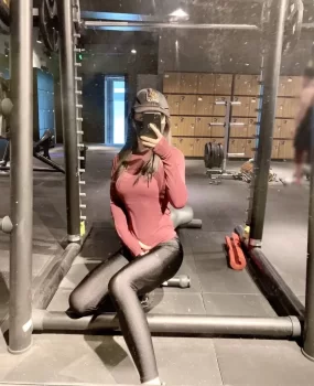 验证健身房群里加的美女兼职