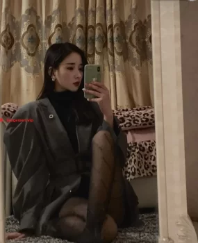 性感水多穿制服刚下水的妹子