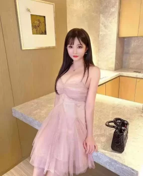 武汉大长腿小姐姐，甜美可爱很诱人