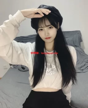 厦门黑丝长腿兼职小姐姐 长相甜美 皮肤雪白