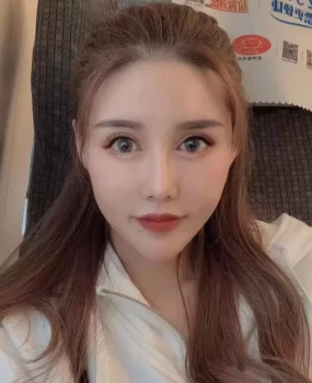 高级化妆师兼职微信照片本人